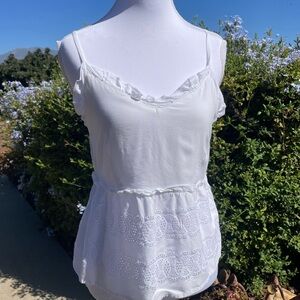 Chic‎ White Lace Women's Camisole (NWOT)
